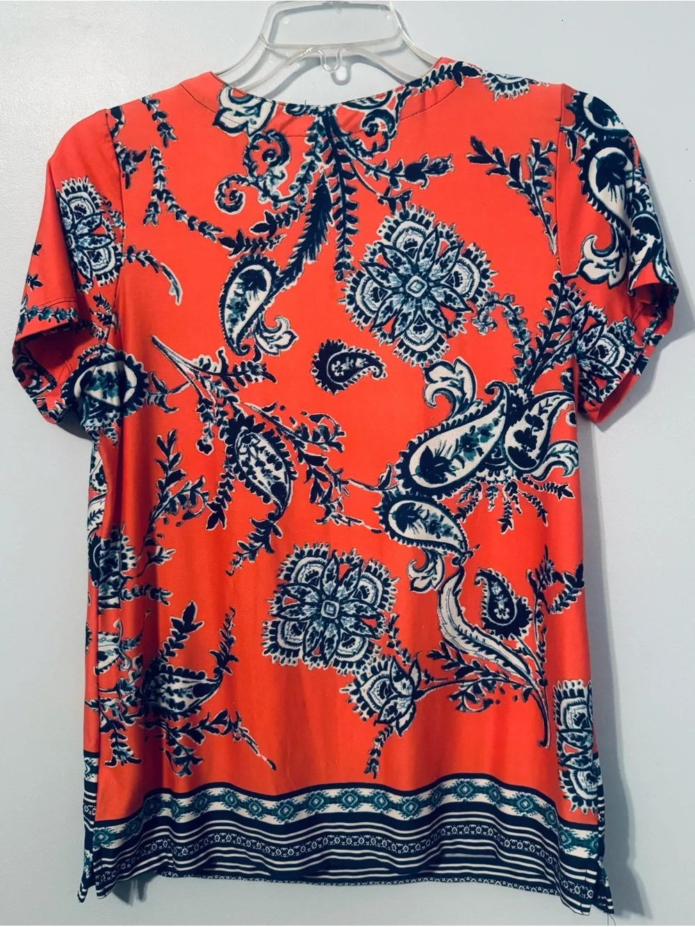 Dana Buchman Coral Paisley Short Sleeve Top with Navy Accents